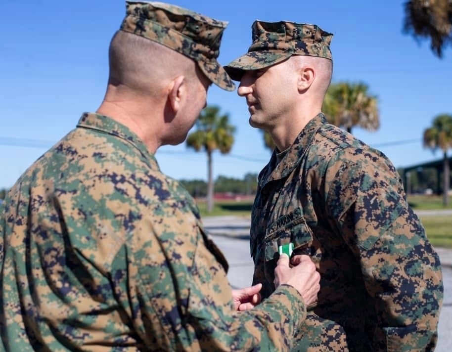 Commanding Officer awards 6th Marine Corps District Marine