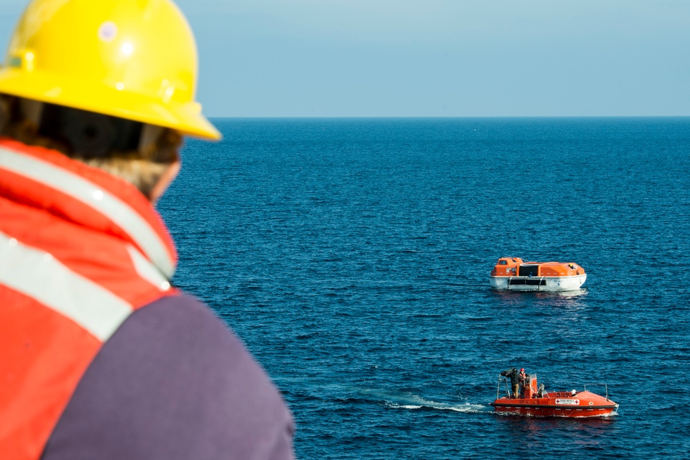 USNS Mercy (T-AH 19) Conduct Small Boat and Rescue Craft Operations During MERCEX 22-1