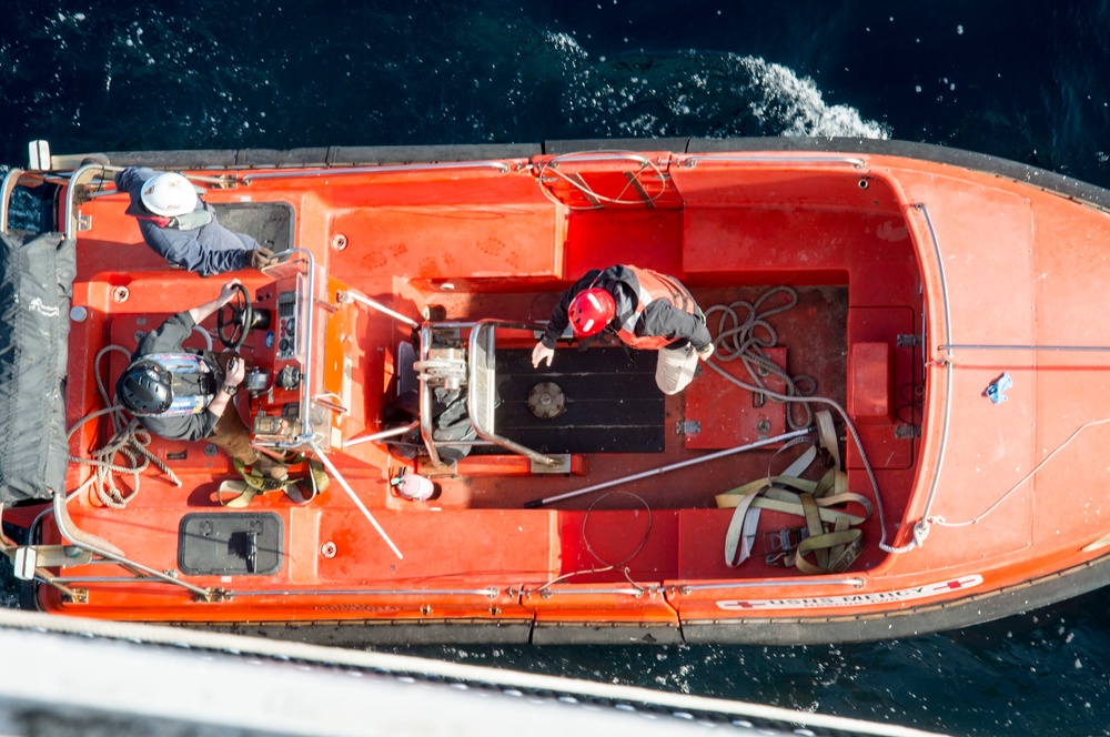 USNS Mercy (T-AH 19) Conduct Small Boat and Rescue Craft Operations During MERCEX 22-1