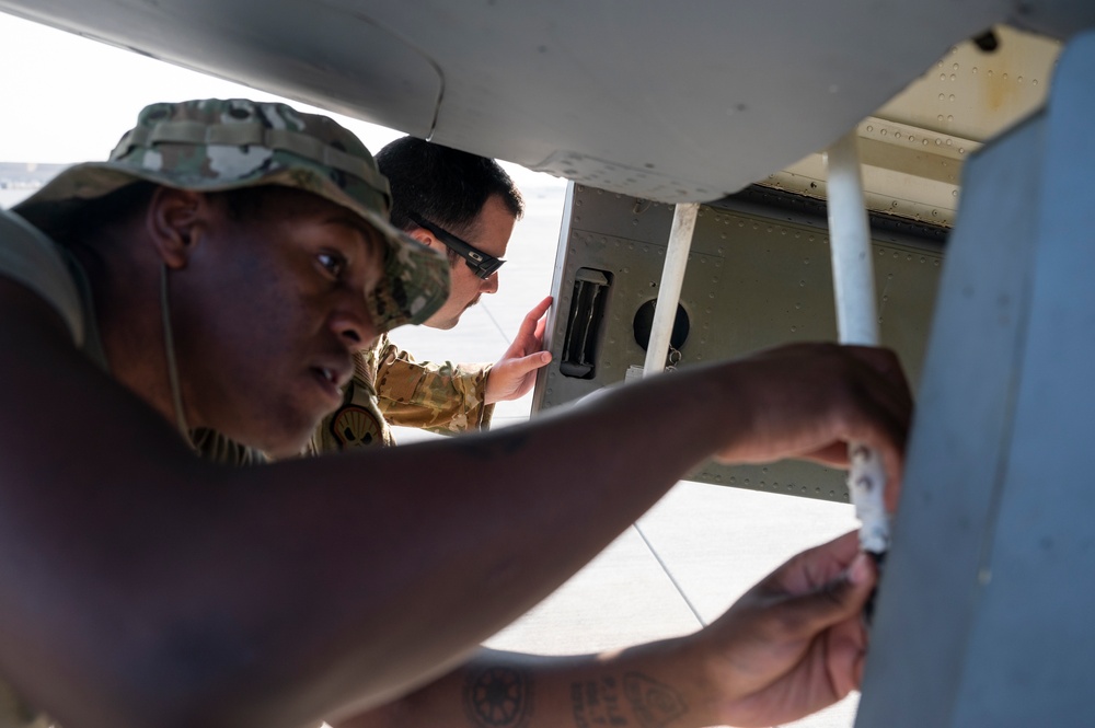 340th EARS refuels B-1 bombers