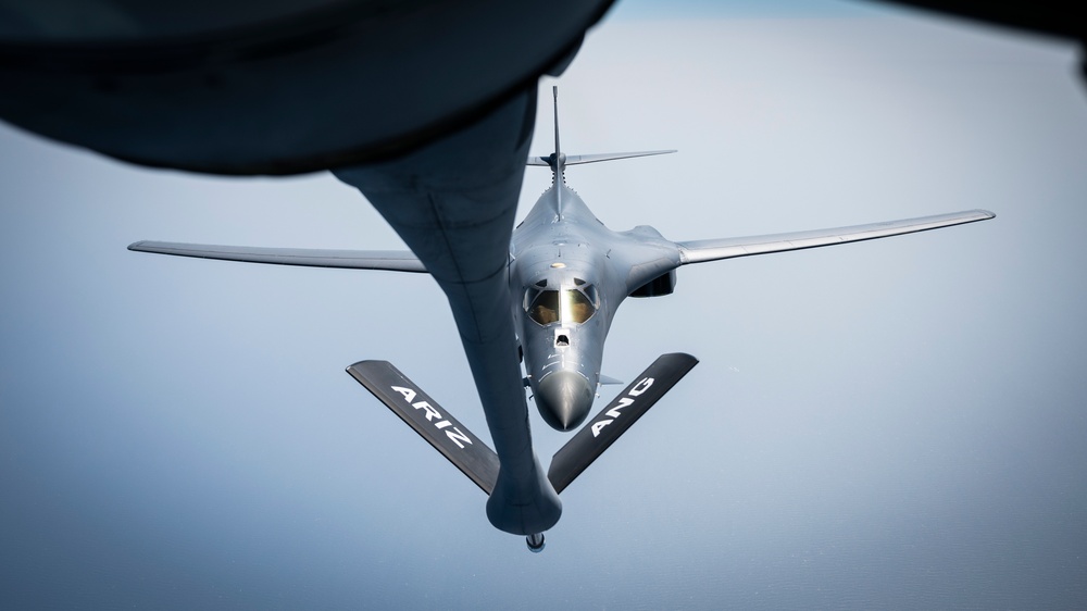 340th EARS refuels B-1 bombers