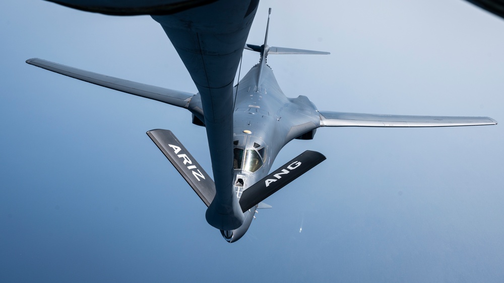 340th EARS refuels B-1 bombers