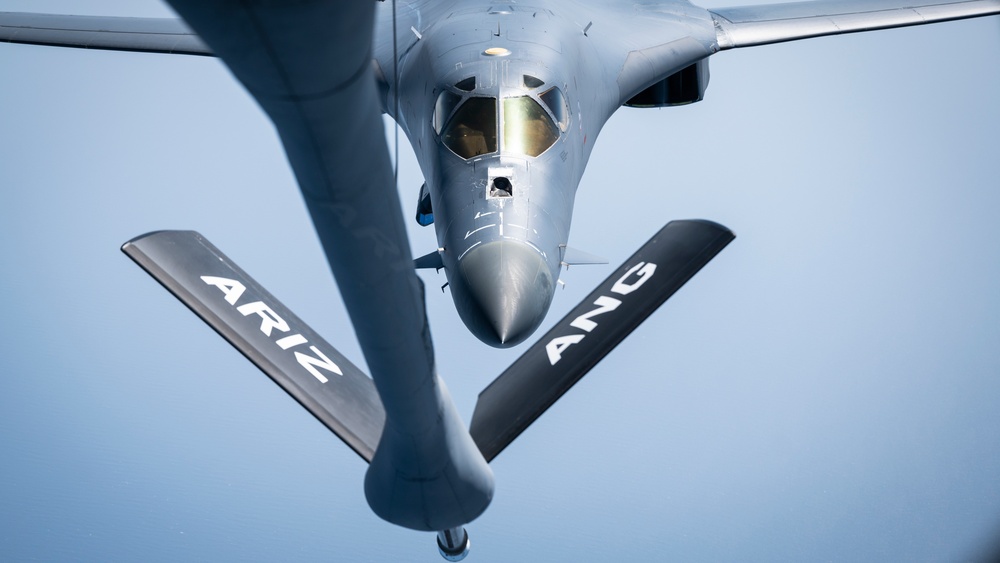 340th EARS refuels B-1 bombers