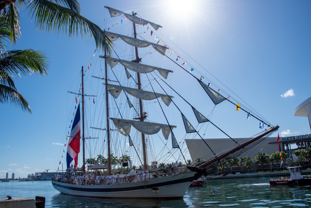 Coast Guard welcomes Dominican Republic navy in Miami