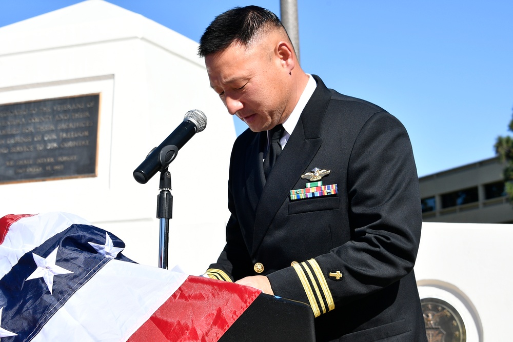 Navy Leaders from NBVC Commemorate Veterans Day Events