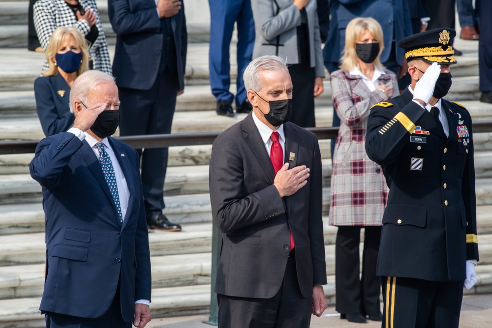 Arlington National Cemetery Veterans Day events 2021