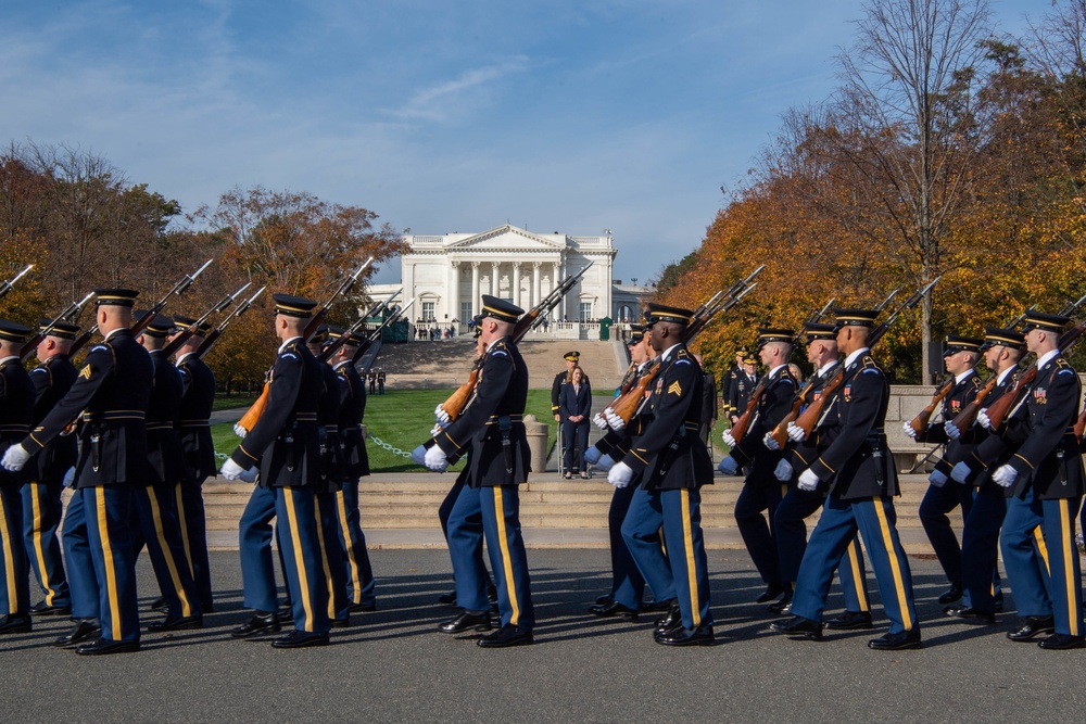 Arlington National Cemetery Veterans Day events 2021