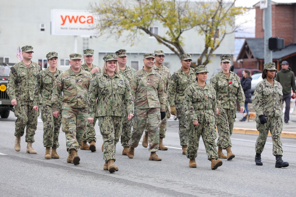 MRT Sailors participate in Wenatchee’s Veterans Day Parade