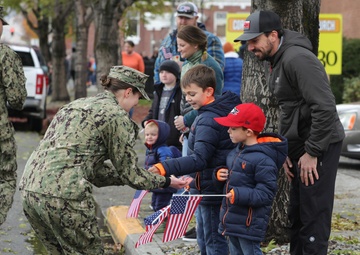 MRT Sailors participate in Wenatchee’s Veterans Day Parade