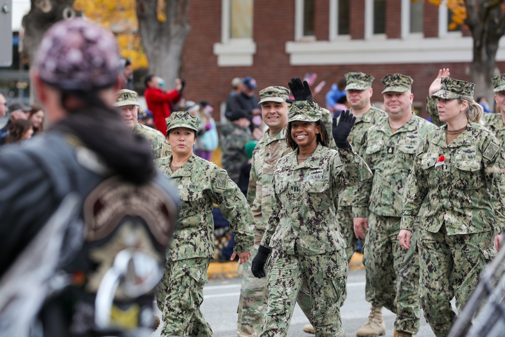 MRT Sailors participate in Wenatchee’s Veterans Day Parade