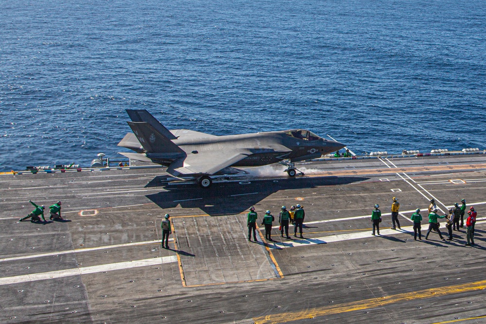 F-35C launches from Lincoln