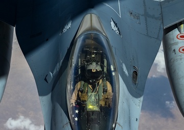 908th EARS connects with F-16’s