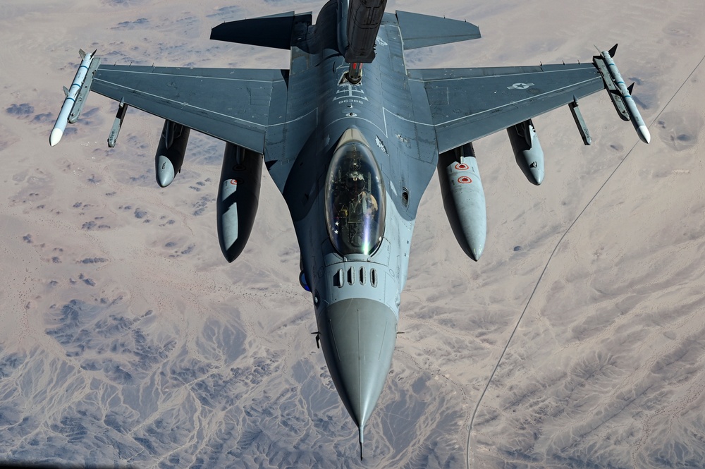 908th EARS connects with F-16’s