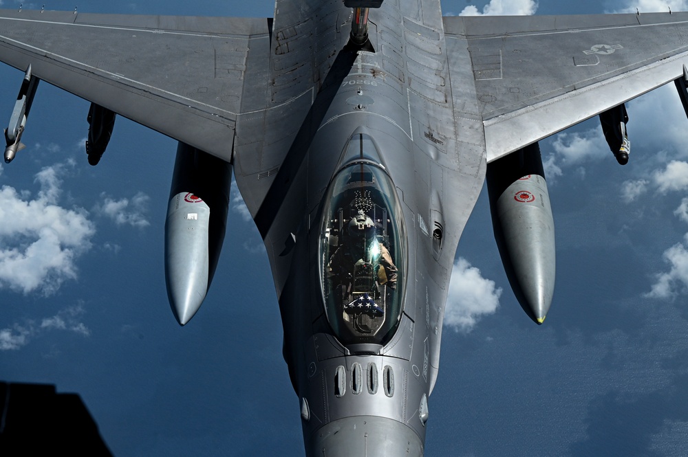 908th EARS connects with F-16’s