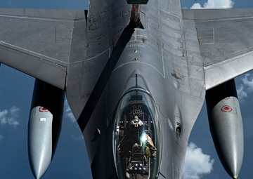 908th EARS connects with F-16’s