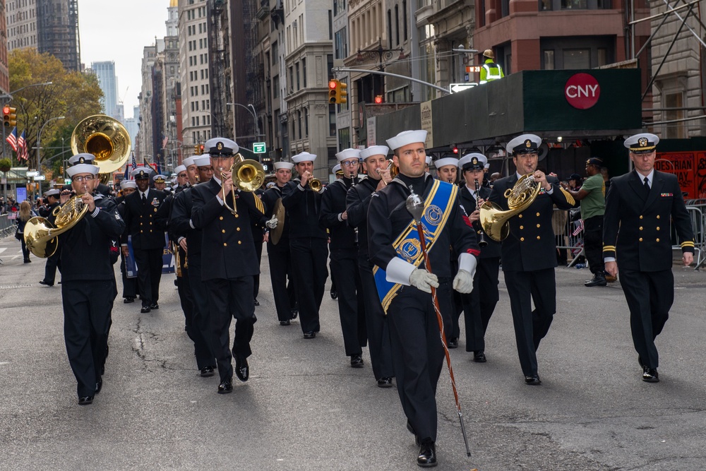DVIDS Images New York City Veterans Day Parade [Image 5 of 9]