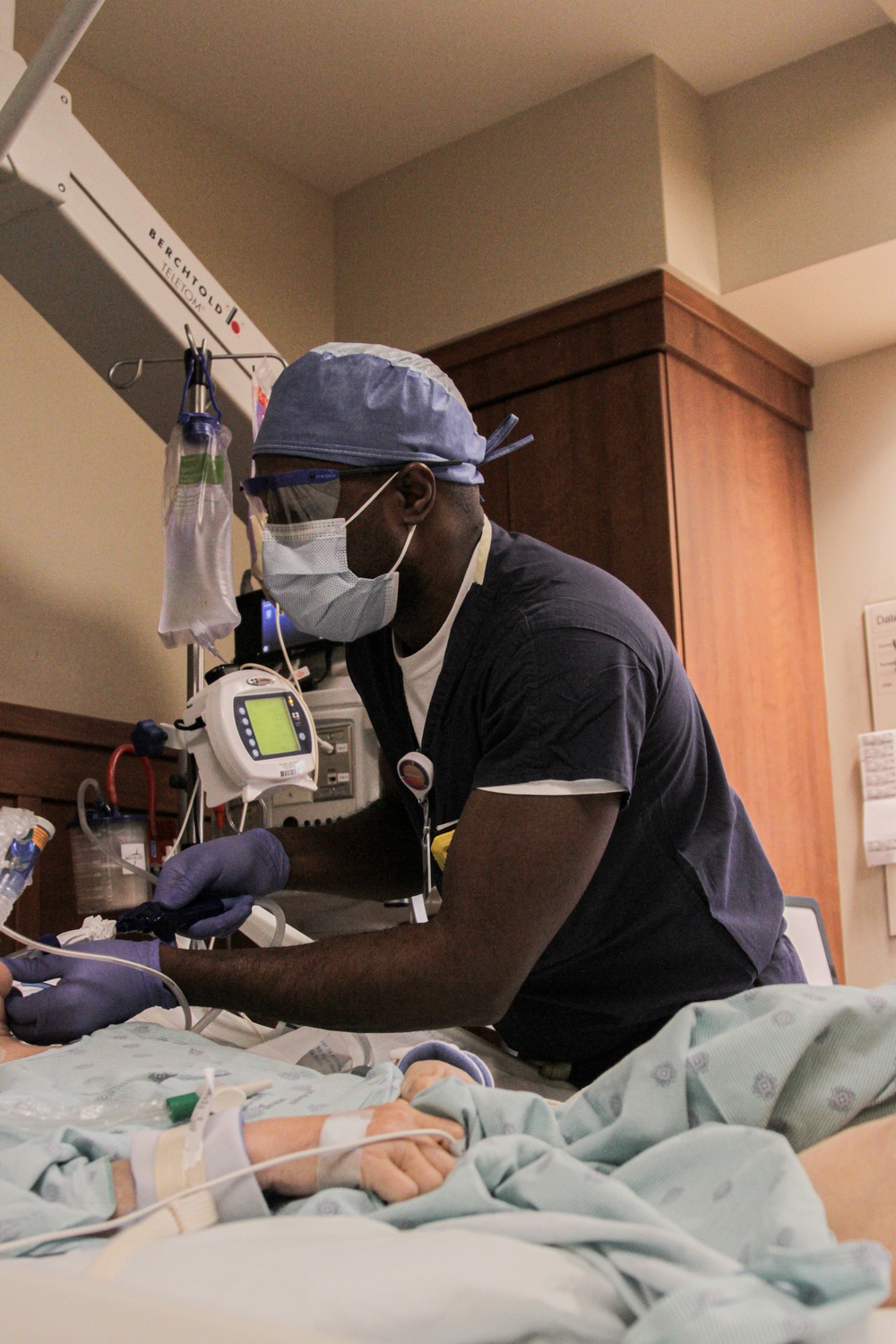 U.S. Navy Sailors care for COVID patients in Billings