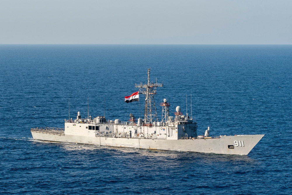 USS Portland, Egyptian frigate Alexandria conduct PASSEX in Red Sea