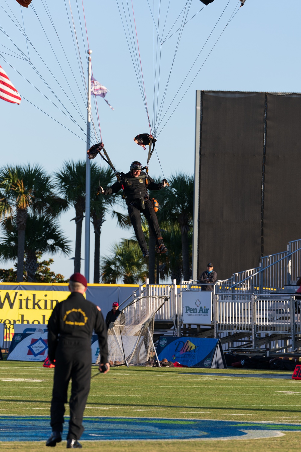 U.S. Army Parachute Team jumps in to football game in Florida
