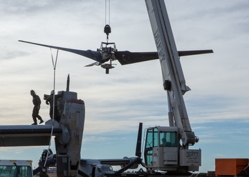 Marines train in the Rocky Mountains: Rotor Repair