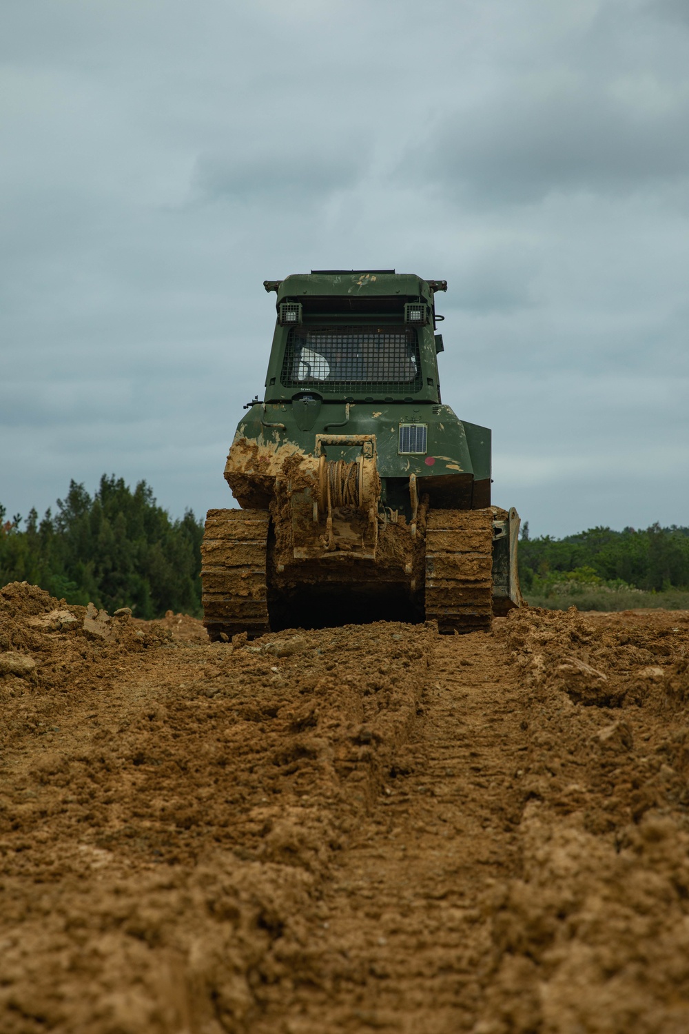 Marines with 9th ESB conduct entrenching exercise