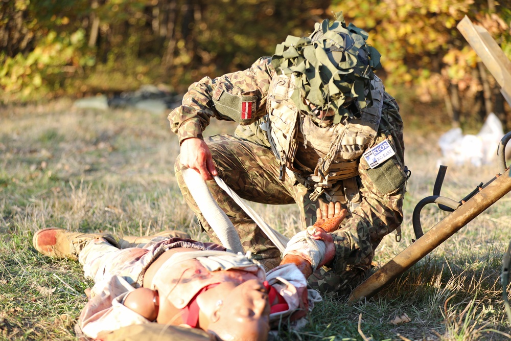 Regional Command – East Soldiers Compete in Best Mountain Warrior Competition