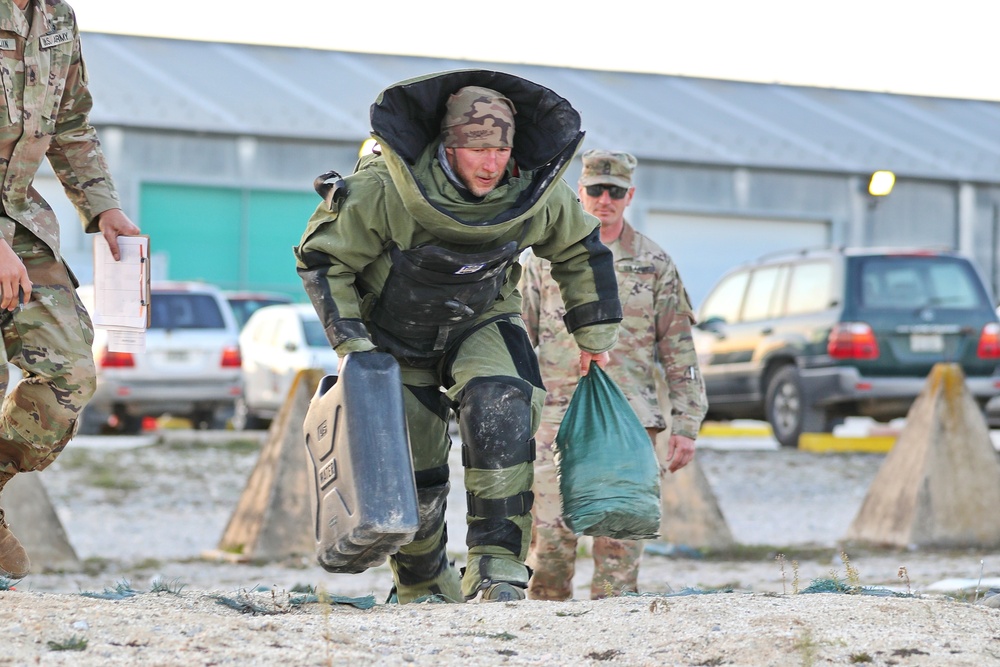 Regional Command – East Soldiers Compete in Best Mountain Warrior Competition