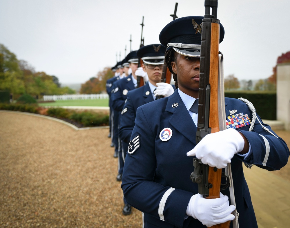 US, UK pay tribute at Veterans Day ceremony