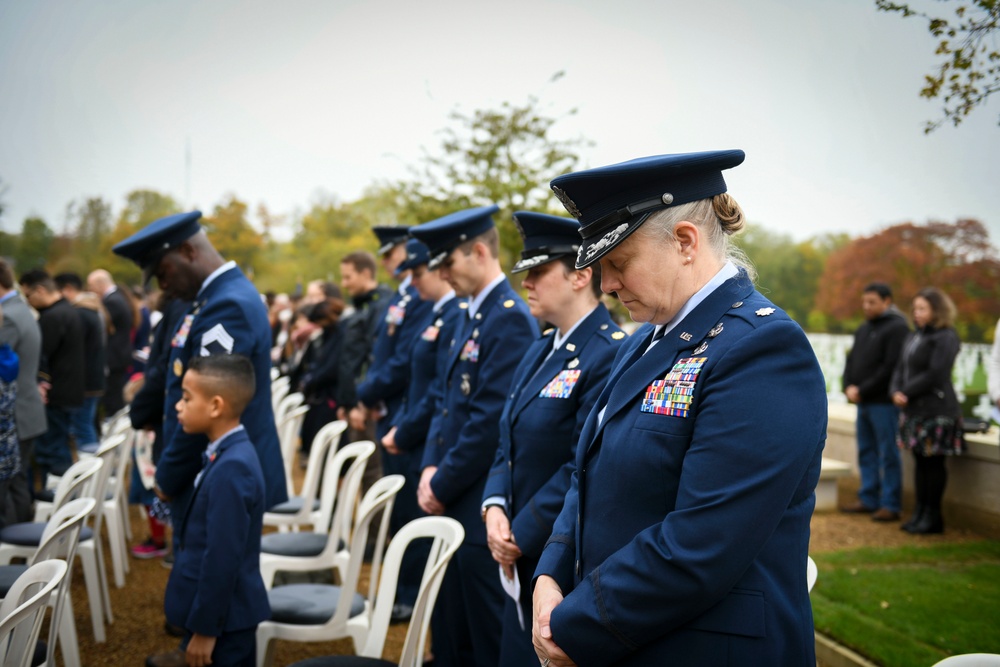 US, UK pay tribute at Veterans Day ceremony