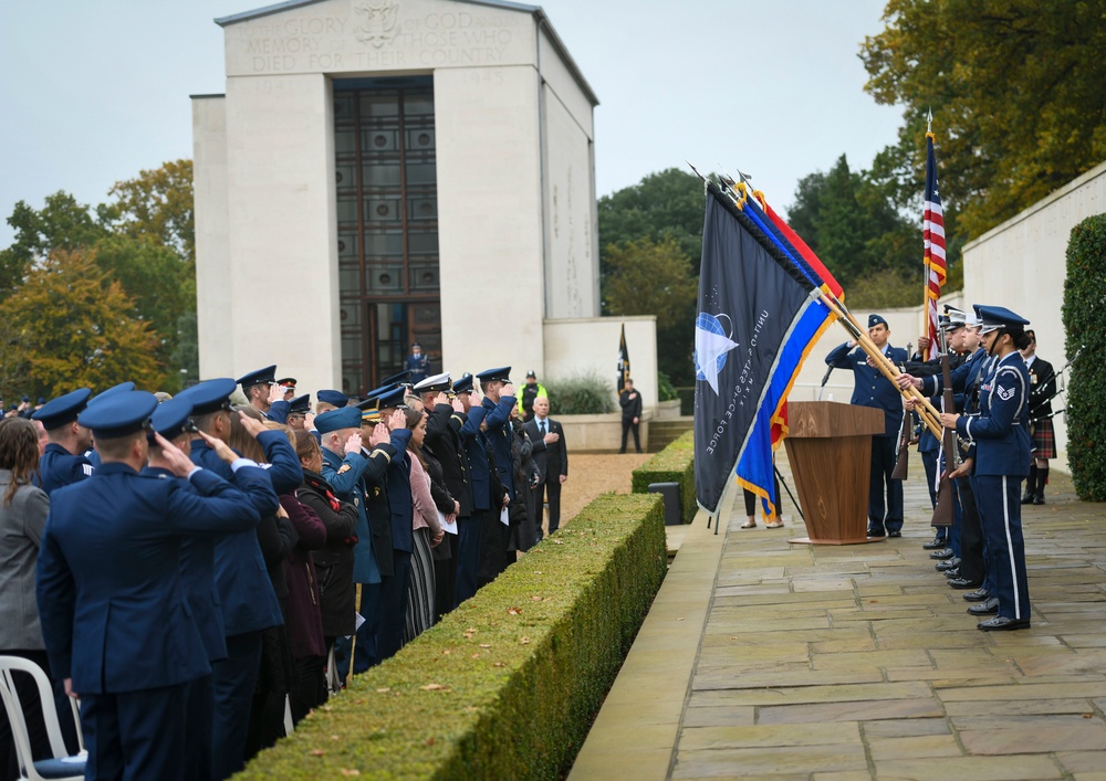 US, UK pay tribute at Veterans Day ceremony