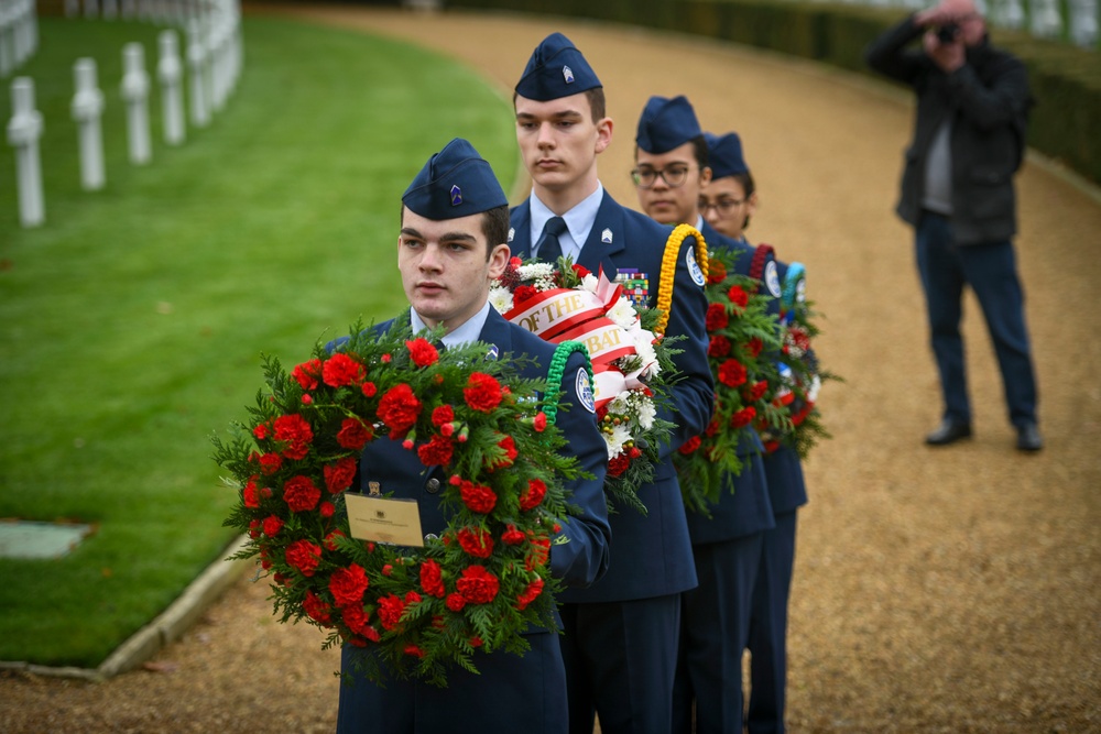 US, UK pay tribute at Veterans Day ceremony