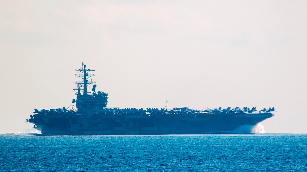 Aircraft carrier USS Ronald Reagan (CVN 76) transits the South China Sea