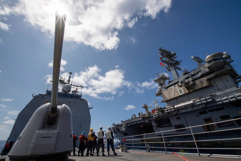 USS Shiloh and USS Ronald Reagan Underway in 7th Fleet