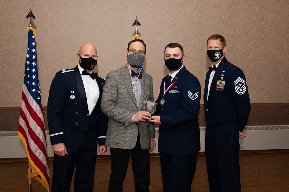 ALS Class 22-1 students celebrate graduation