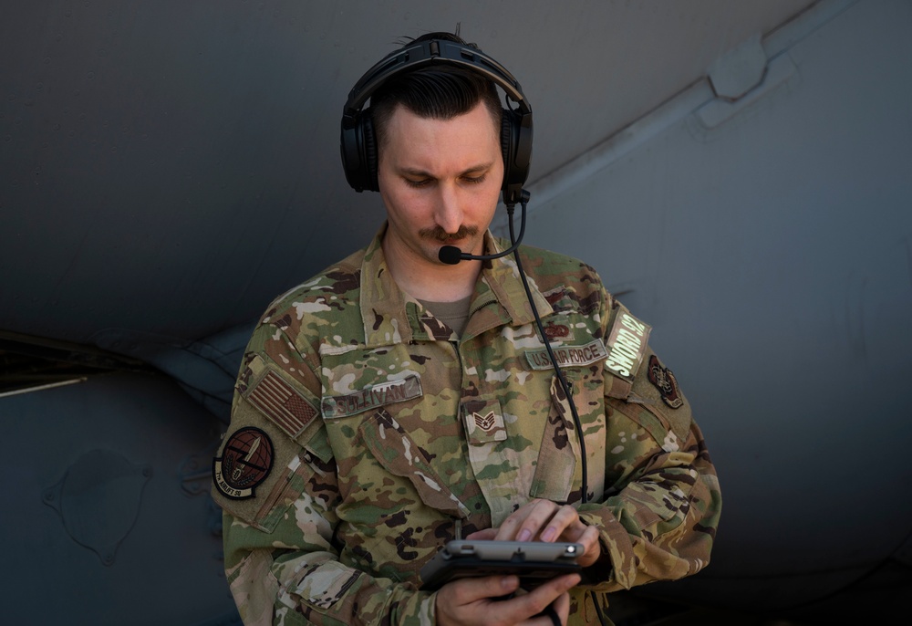 62d AW executes specialized refueling operations during Exercise Rainier War