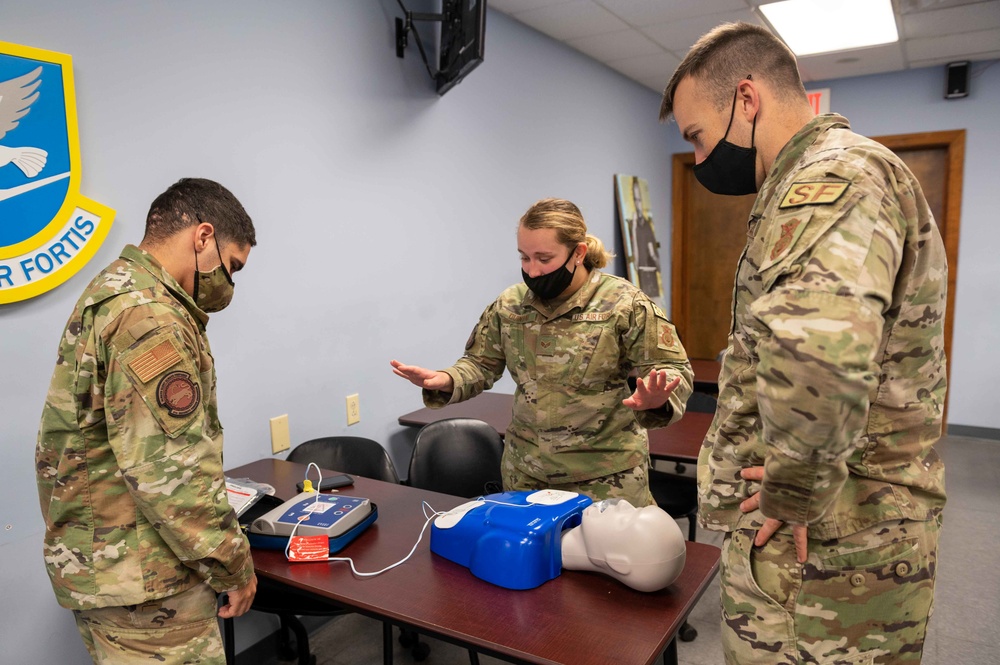 4 SFS Airmen earn CPR certification
