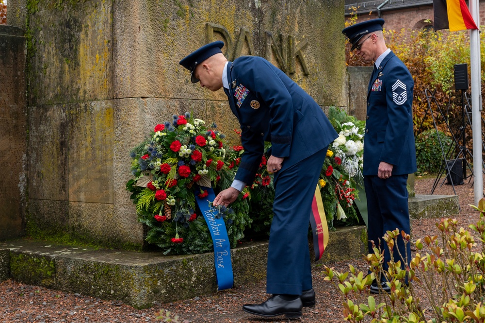 Ramstein leadership attends National Day of Mourning