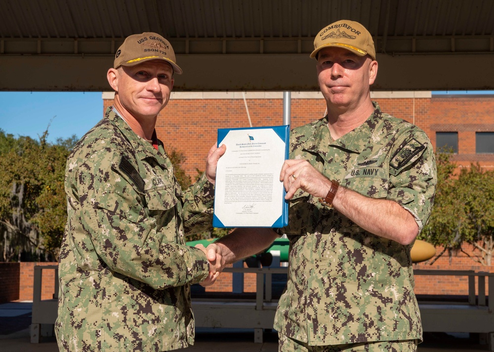 SUBFOR Commander Presents Awards to Sub Crews in Kings Bay