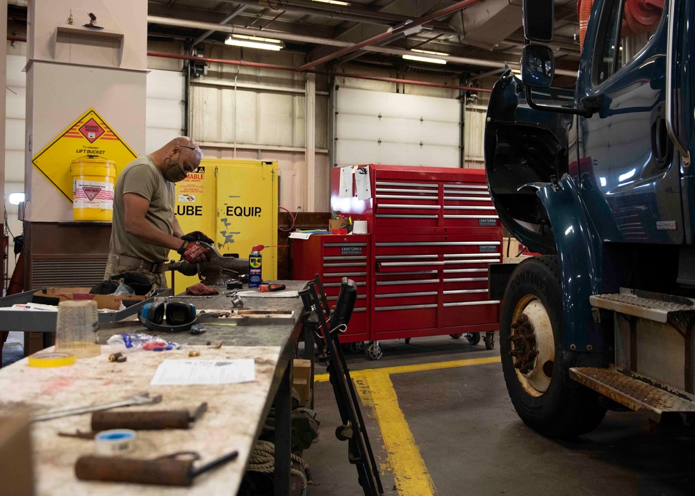 102nd IW Vehicle Maintenance