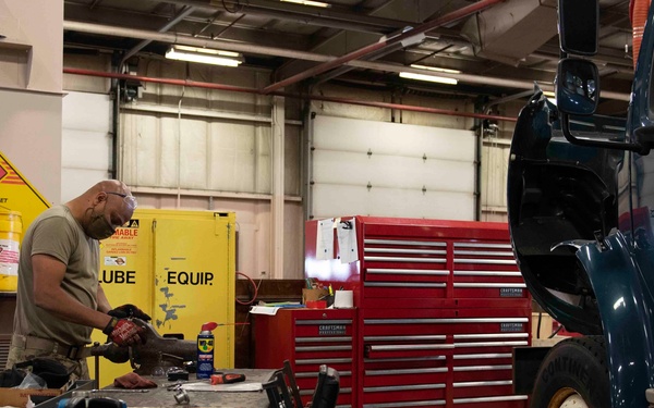 102nd IW Vehicle Maintenance