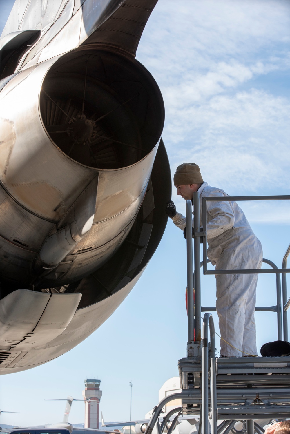 167th Airlift Wing engine maintenance
