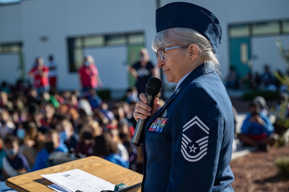 Dyer speaks at Veterans Day event