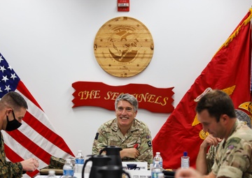 The Royal Army visits I MEF Information Group