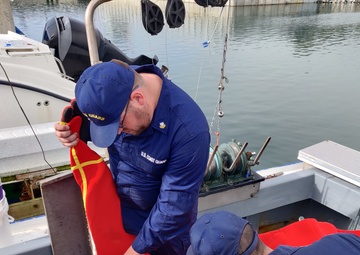 Coast Guard conducts dockside vessel examinations prior to Dungeness Crab Season in NorCal