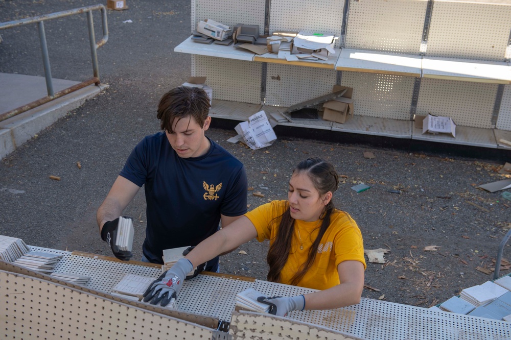 USS Dwight D. Eisenhower Sailors attend Navy Week in Santa Fe, New Mexico