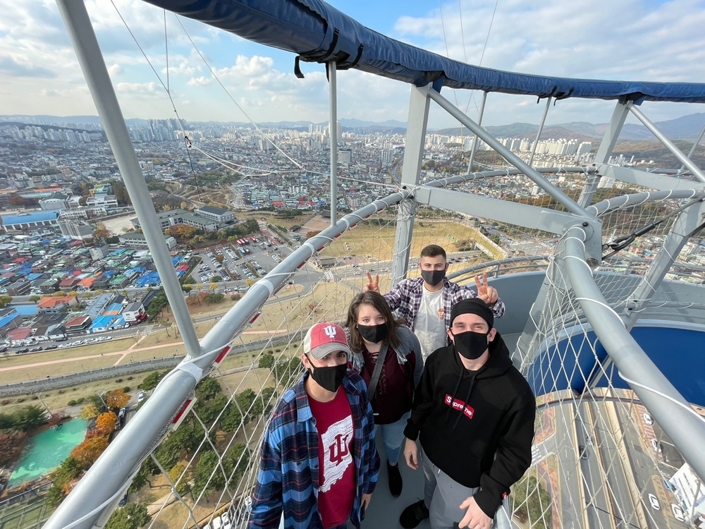 Soldiers and families build resilience through Suwon city tour