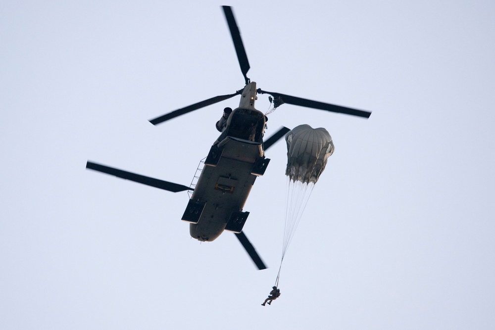 Air Force special warfare Airmen, Army aviators conduct joint airborne training at JBER