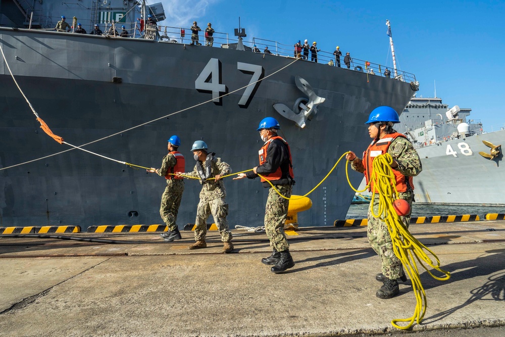 USS Rushmore arrives at CFAS