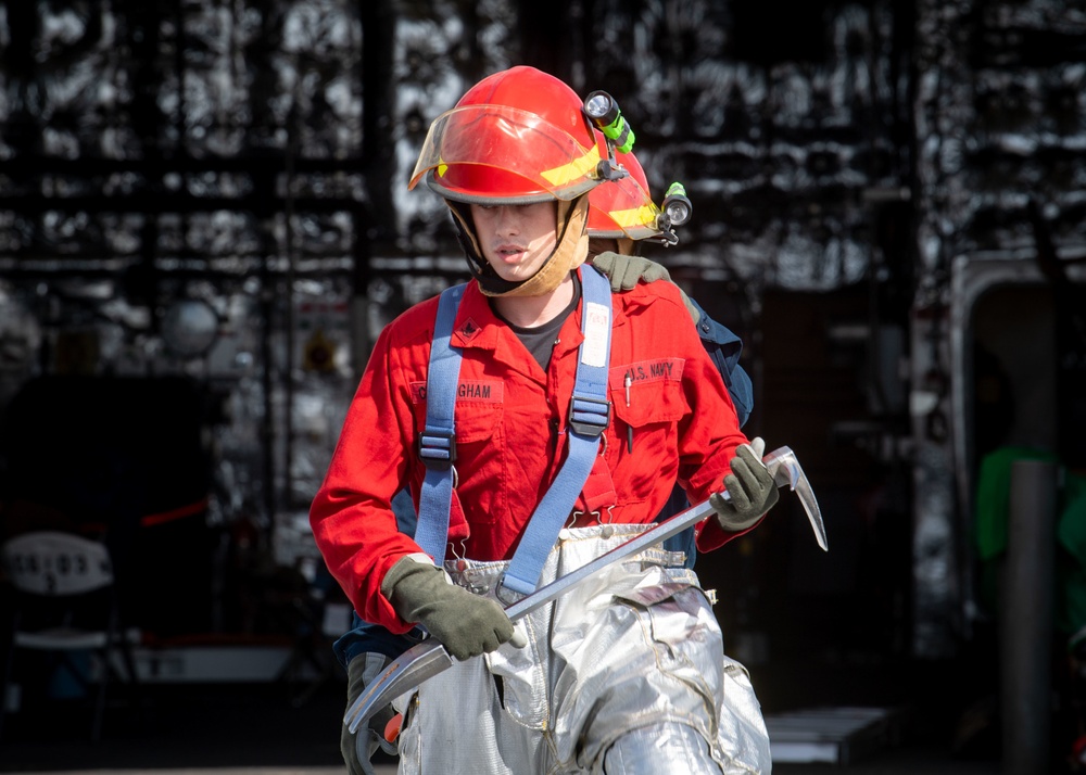 USS Charleston Sailors Participate in FDFF Drill