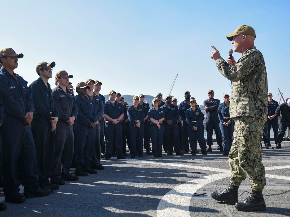 Rear Adm. Chris Engdahl meets USS Rushmore (LSD 47)